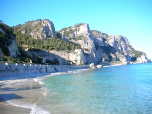 beach_Baia-dei-Saraceni--hotel-giongo-spotorno